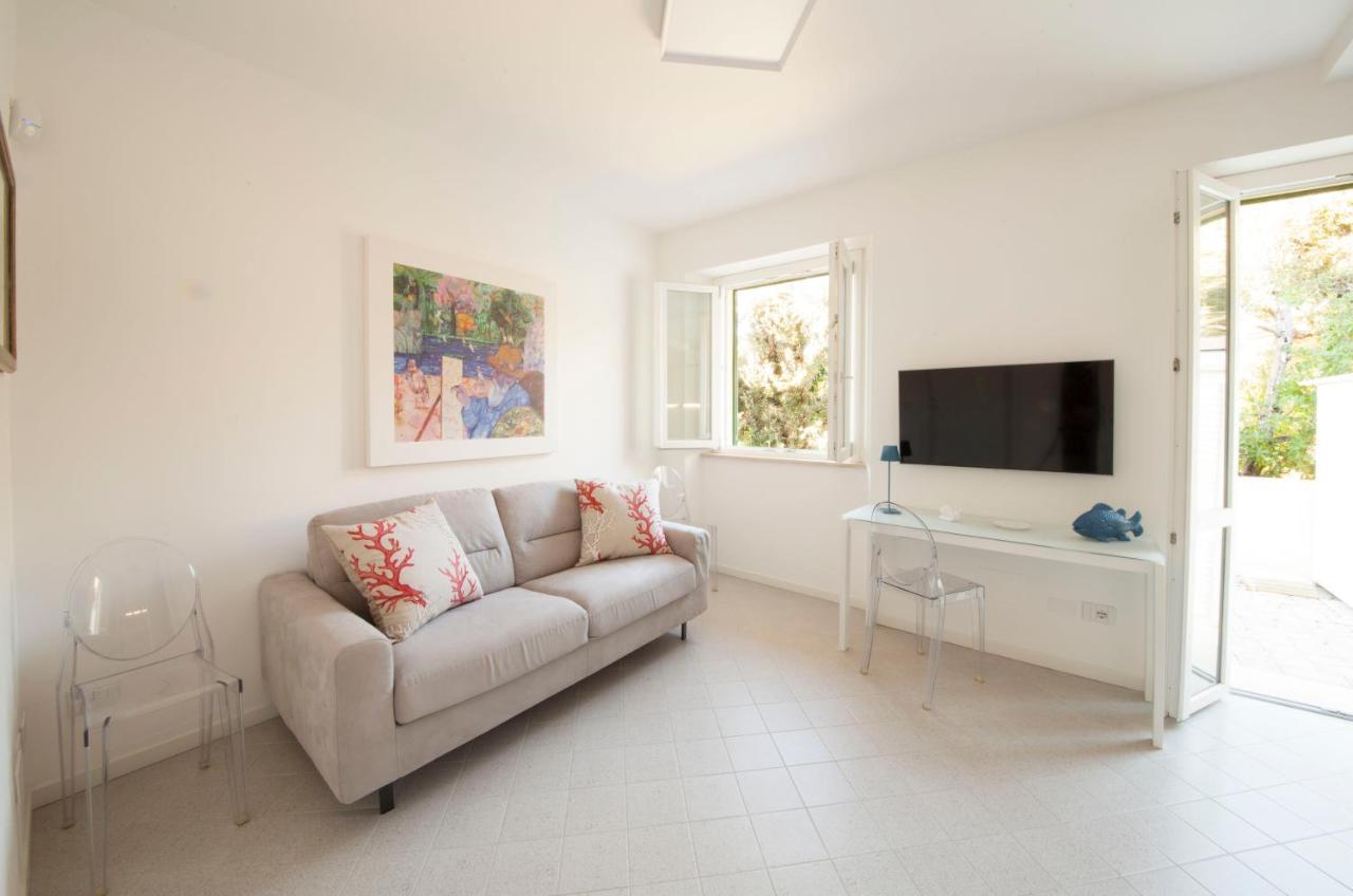 Apartment Via *